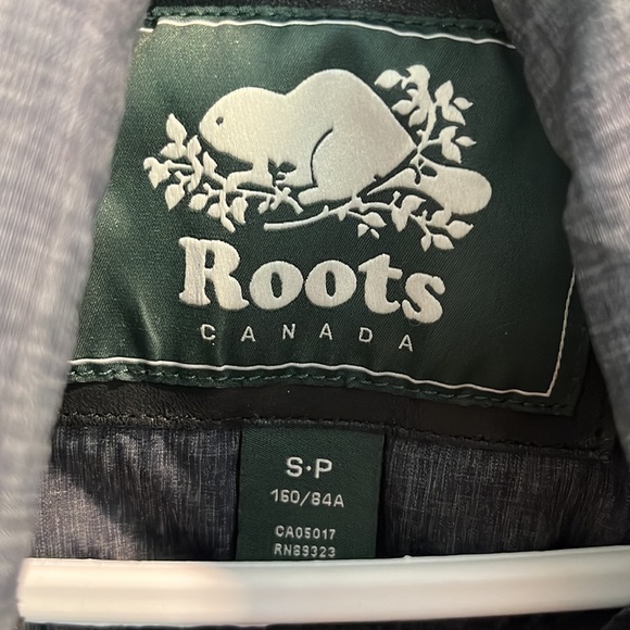 ROOTS Down Fill Winter Jacket - Picture 8 of 14